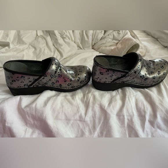 Dansko Leopard Print - Picture 3 of 6